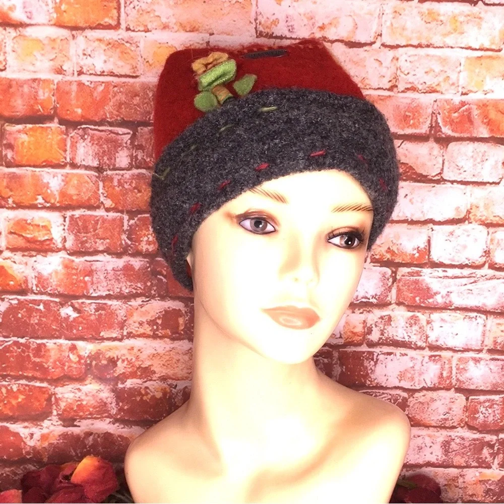 Gifsswein Color-block Nordic Wool Felt Floral Embellished Winter Hat